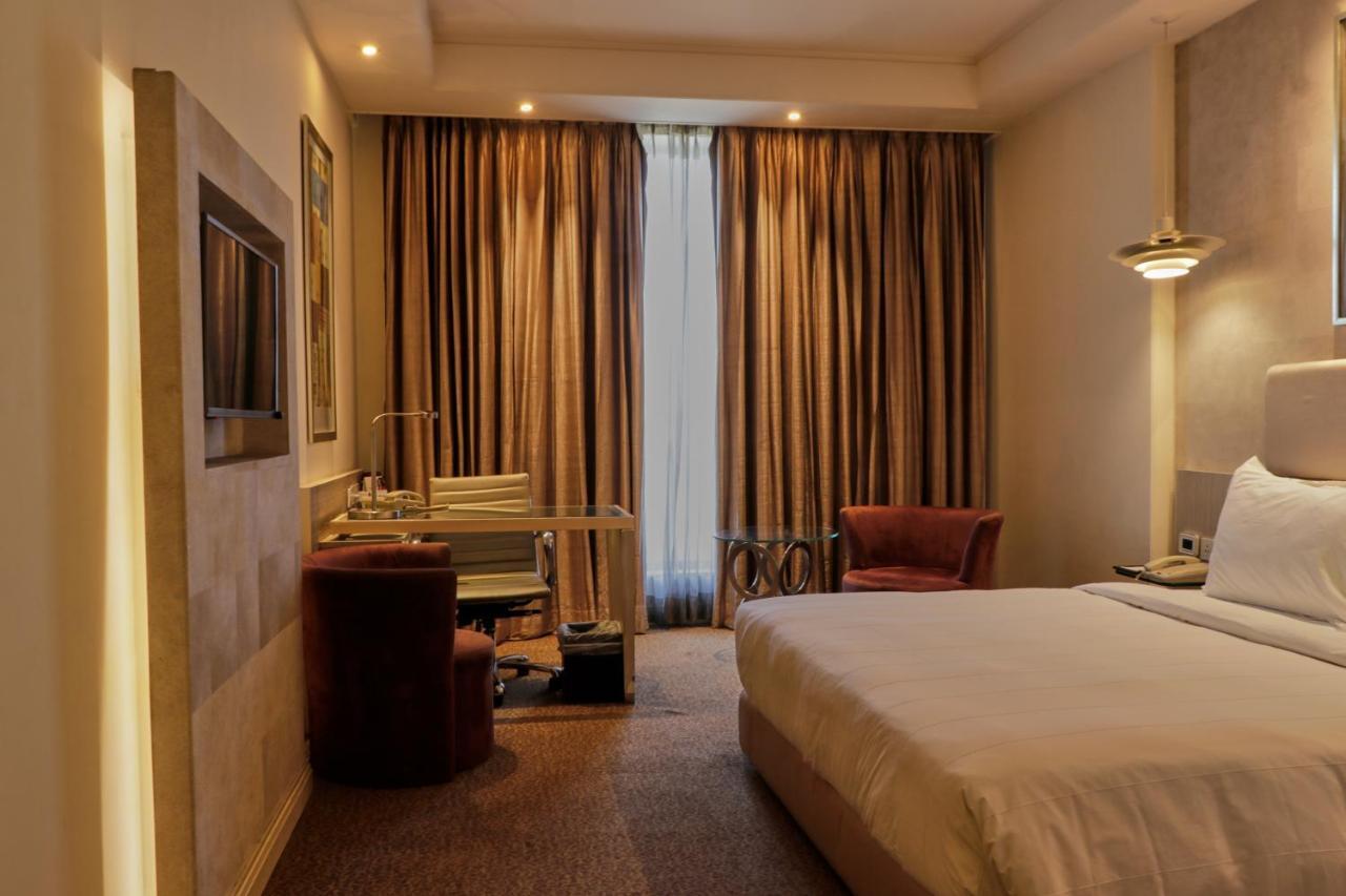 Hotel Park Plaza Faridabad Exterior foto