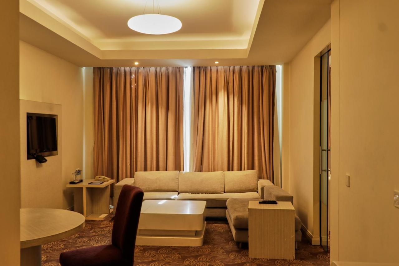 Hotel Park Plaza Faridabad Exterior foto